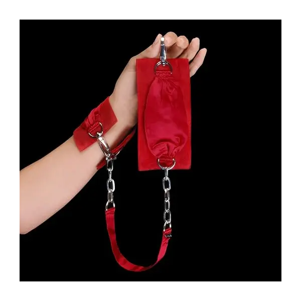 Копринени белезници с верижка LELO Sutra Chainlink Cuffs, Червен